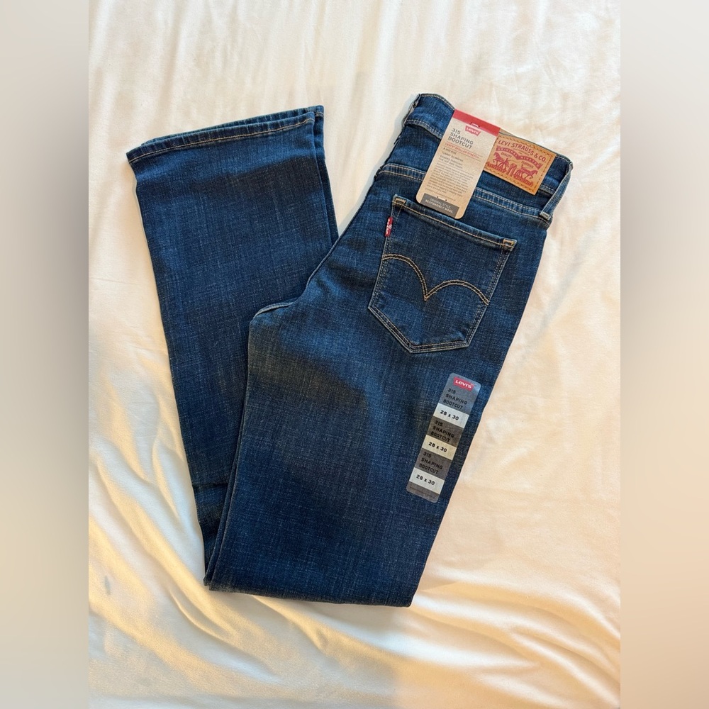 NWT LEVIS 315 BOOTCUT
